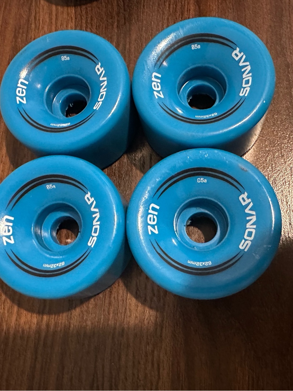 Riedell R3 Quad Roller Skate - Picture 10 of 16